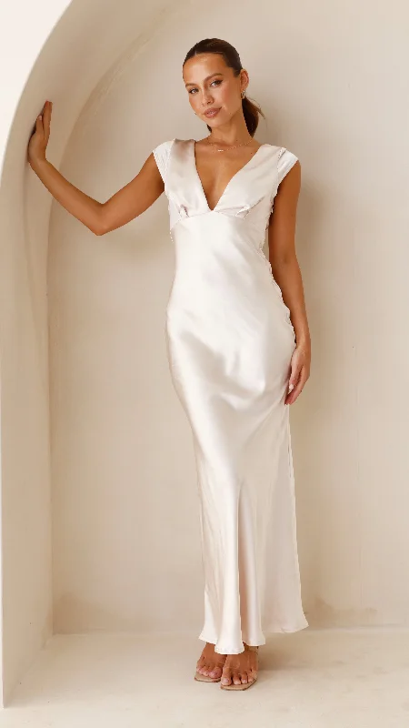 Amelia Maxi Dress - Champagne Stylish Pleated A-Line Maxi Dress