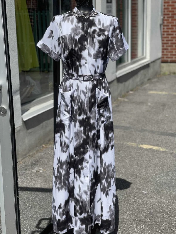 Banana Republic Maxi Dress S Elegant Maxi Dress with Ruffles
