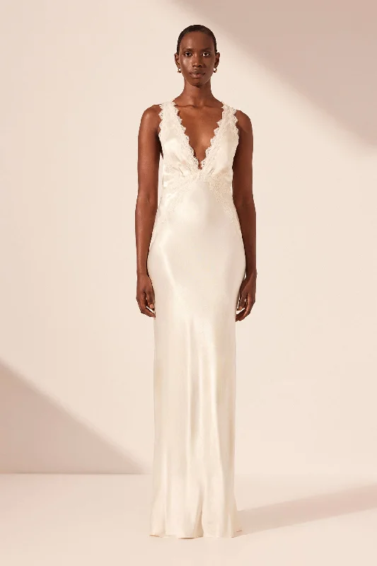 LA LUNE LACE CROSS BACK MAXI DRESS - CREAM Comfortable Fitted Maxi Dress