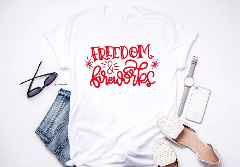 Women's Freedom & Fireworks 4th of July T-Shirt Notch Collar Peter Pan Collar Cowl Neck Women's Freedom & Fireworks 4th of July T-Shirt Notch Collar Peter Pan Collar Cowl Neck