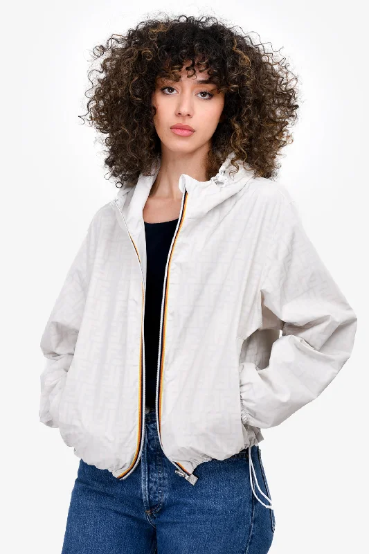 Fendi White Nylon FF Logo Reversible Windbreaker Jacket Size M Zippered Front Buttoned Front Snap Front Fendi White Nylon FF Logo Reversible Windbreaker Jacket Size M Zippered Front Buttoned Front Snap Front