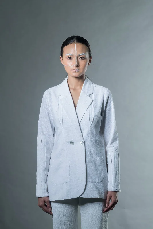 White jacket with box pleat cuffs Notch Collar Peter Pan Collar Cowl Neck