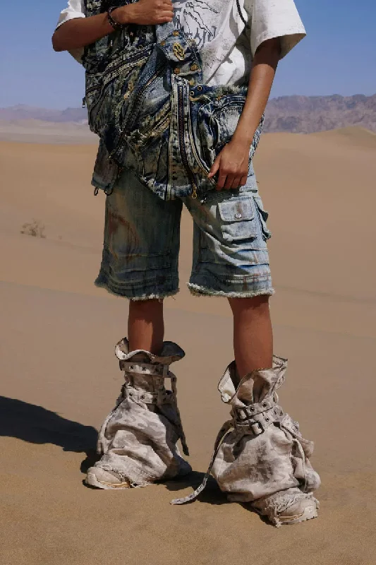 Combat Jeans Fashionable Distressed Jeans